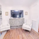 Guesthouse Charleston East 42 A & B