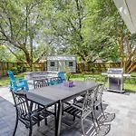1168 Wyndham Rd