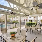 Charleston Condo With Pool Access Near Folly Beach!