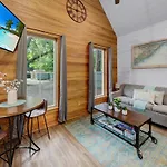 Cozy Island Cottage