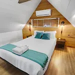 Cozy Island Cottage