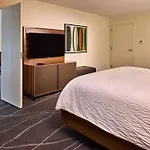 Holiday Inn Express & Suites Charleston Dwtn -Westedge By Ihg