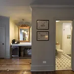 Historic B&B Veranda King Suite Walk To King