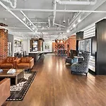 Landing At Meeting Street Lofts - Studio In East Central