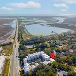 Mt Pleasant Beach Retreat- Mins To Sullivan\'S Iop