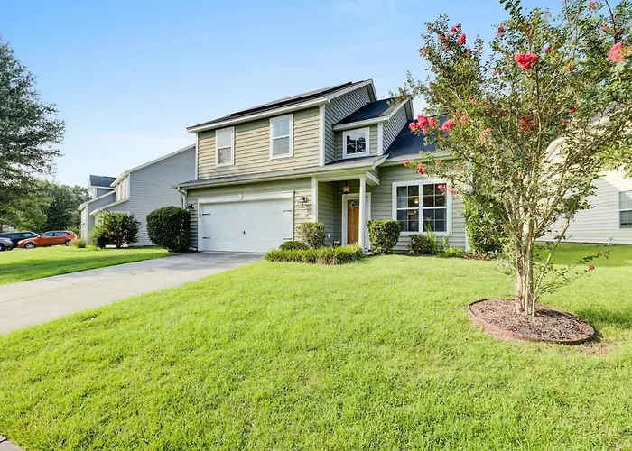 Mulberry Home With Pond View