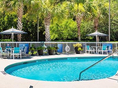 Hotel Express Us Highway 17 & I-526 By Ihg