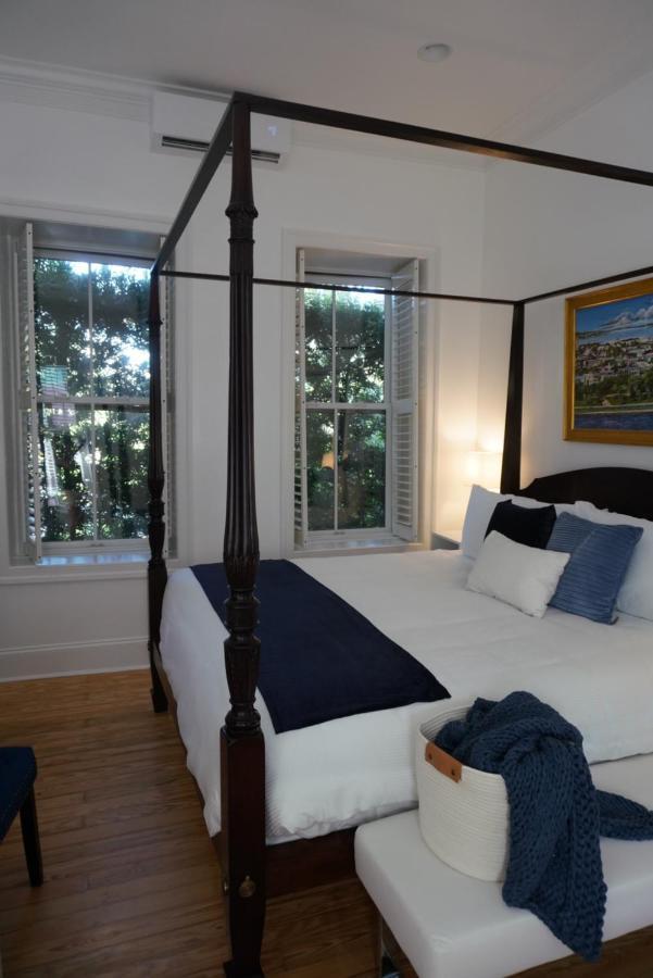 20 South Battery Bed & Breakfast