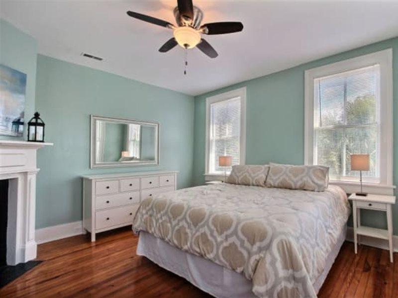 Downtown Vacation Rentals Apartment Charleston