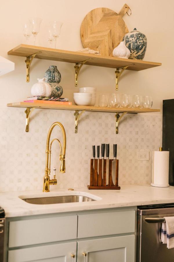 East 42 A & B Apartment *