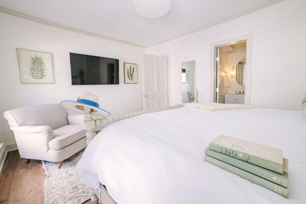 East 42 A & B Apartment