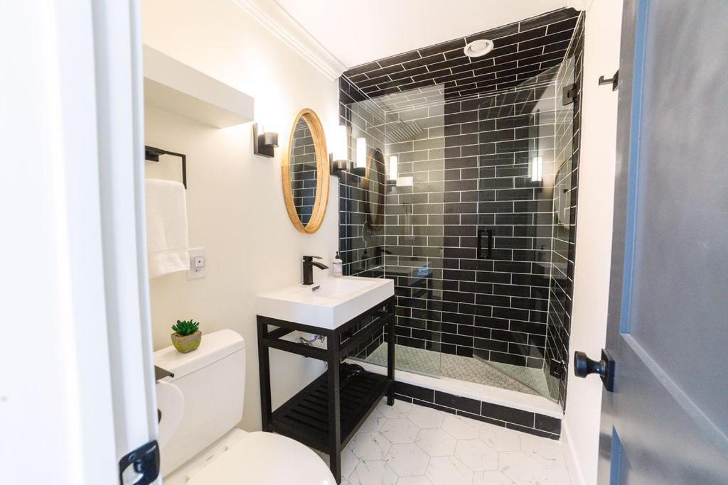 Apartment East 46 F Charleston