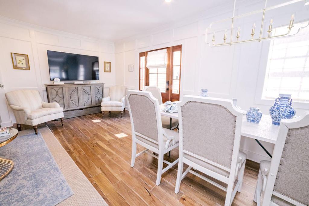 East 42 B Apartment Charleston