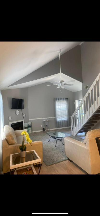Sleeps 10!**10min Dt Chas/5min Airport! *