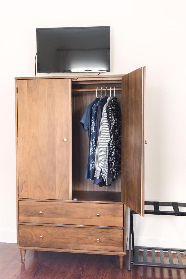 Apartment East 46 F *