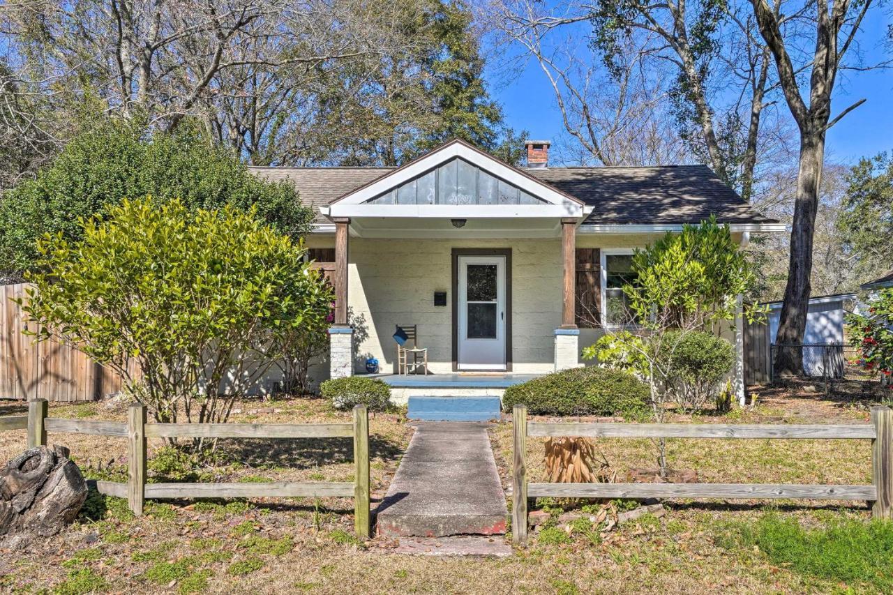 Cozy North Getaway With Fire Pit! * Charleston