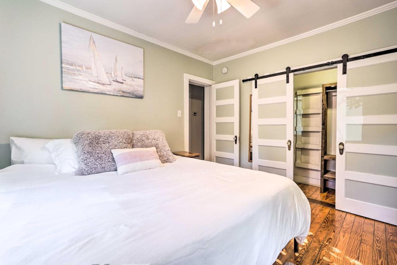 Holiday home Cozy North Getaway With Fire Pit! Charleston