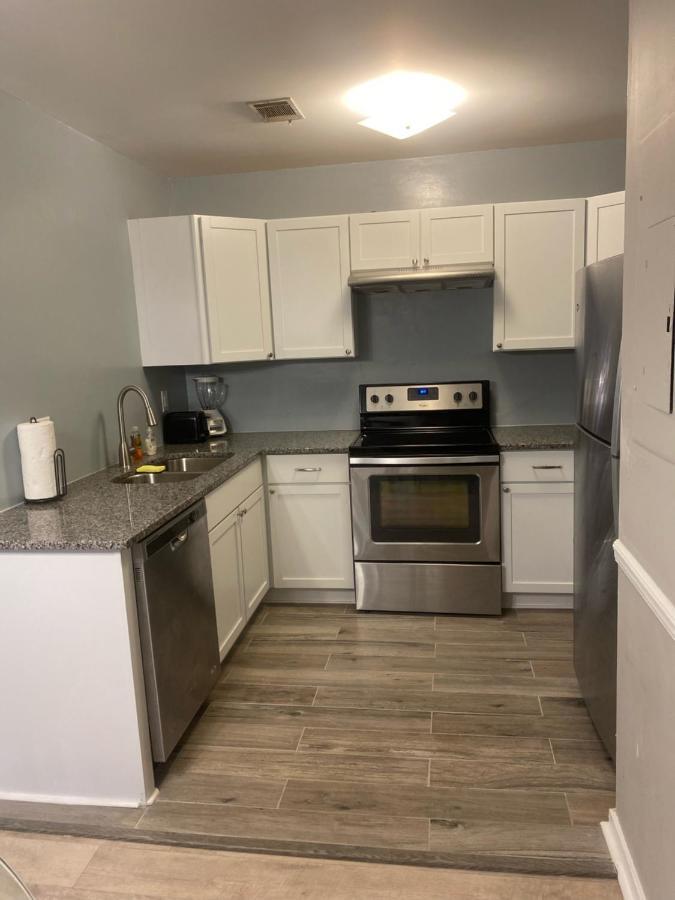 Sleeps 10!**10min Dt Chas/5min Airport! *