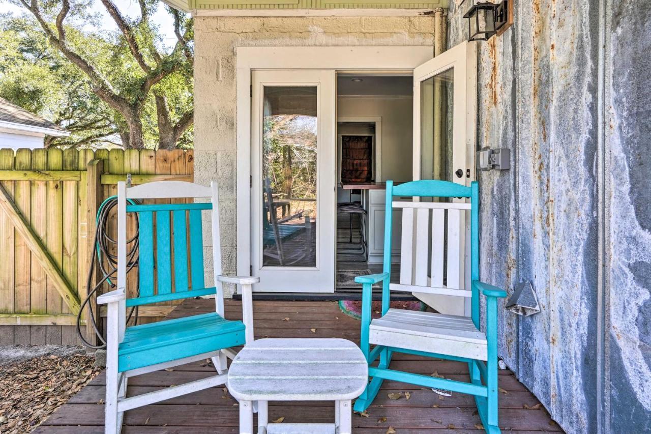 Cozy North Getaway With Fire Pit! Charleston