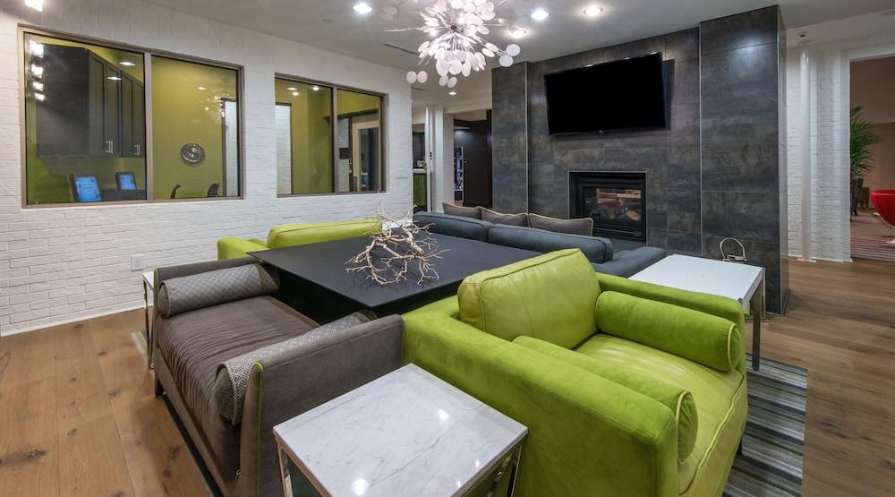 Hilton Garden Waterfront/downtown 3*