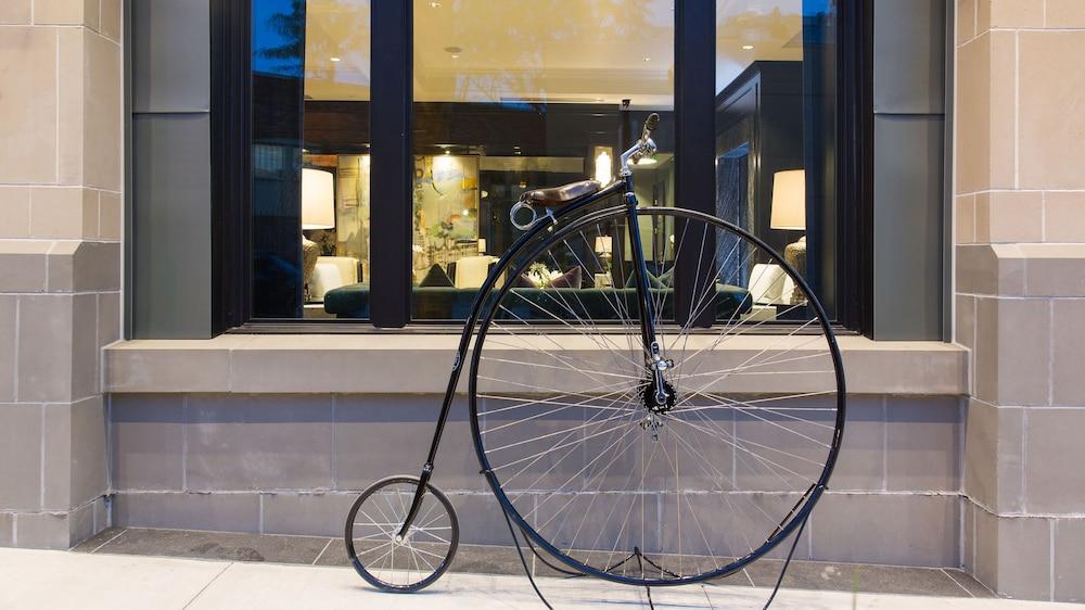 The Spectator Hotel Charleston
