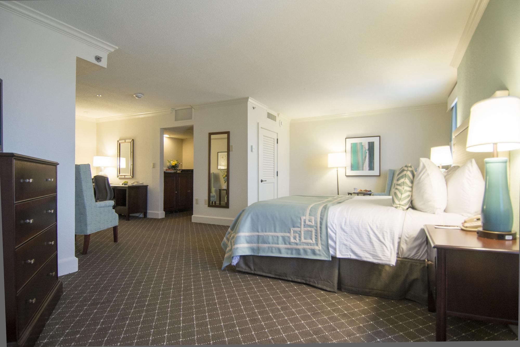 Mills House Charleston, Curio Collection By Hilton