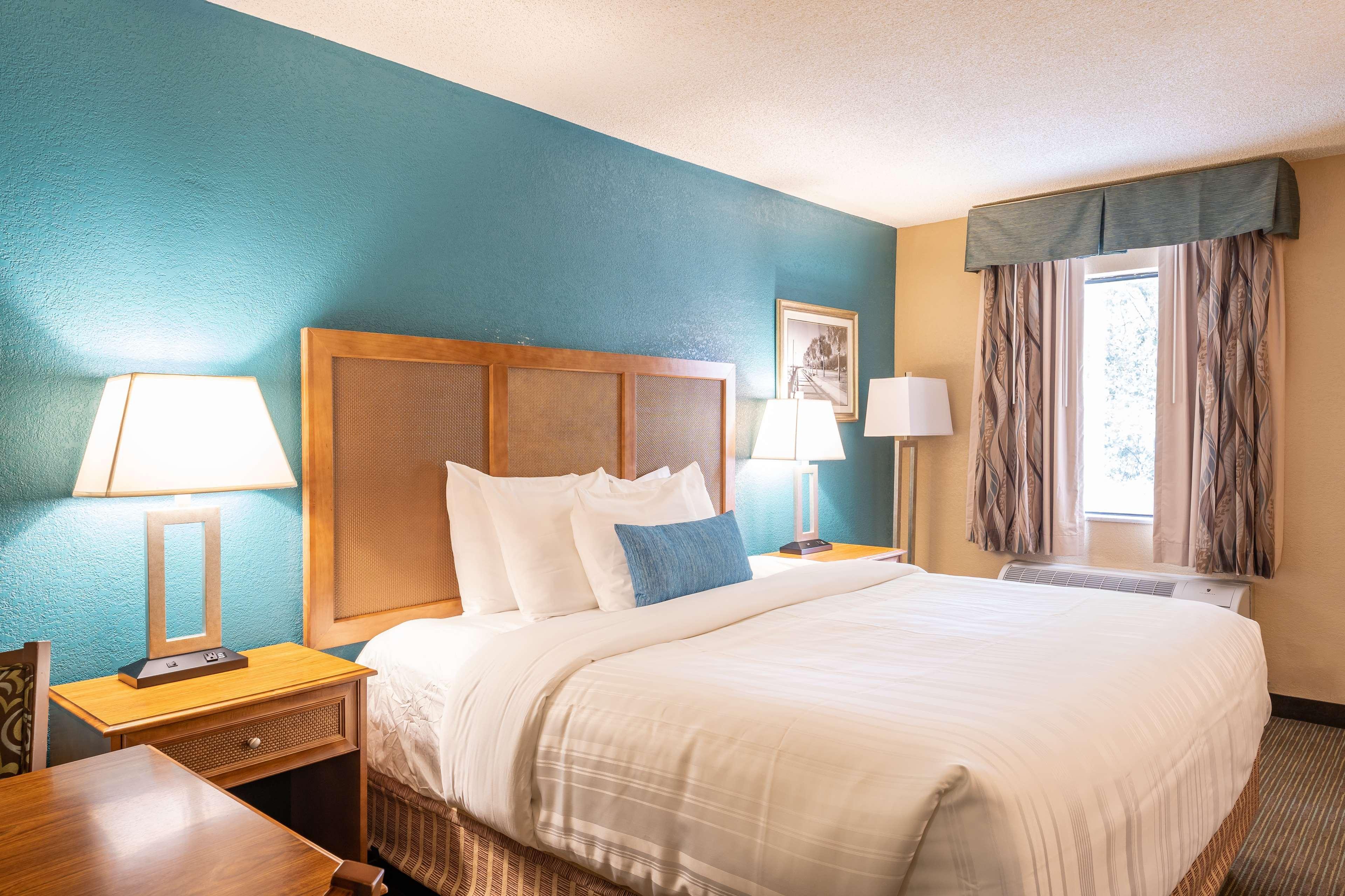 Western Hotel 3*