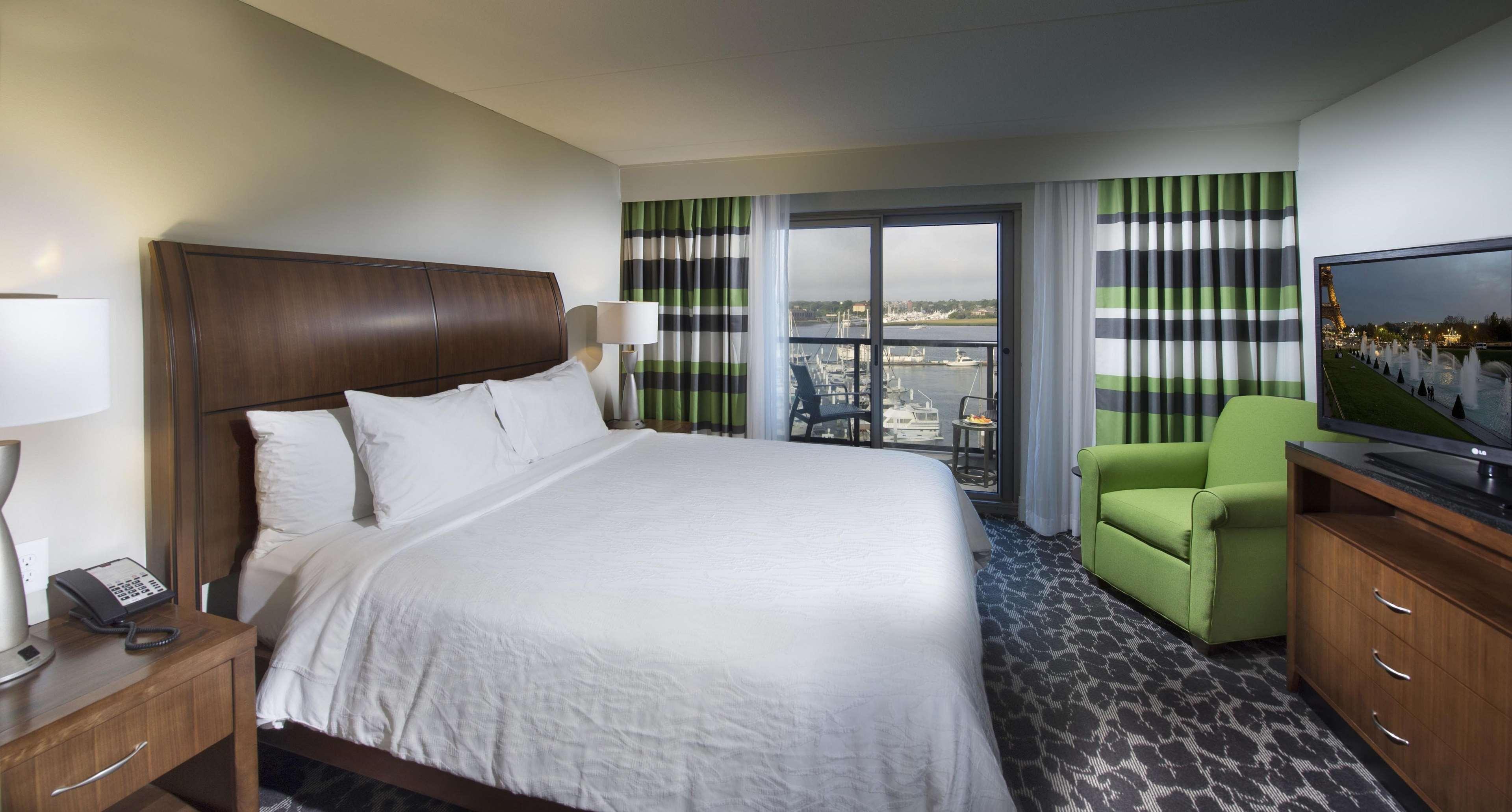 Hotel Hilton Garden Waterfront/downtown 3*
