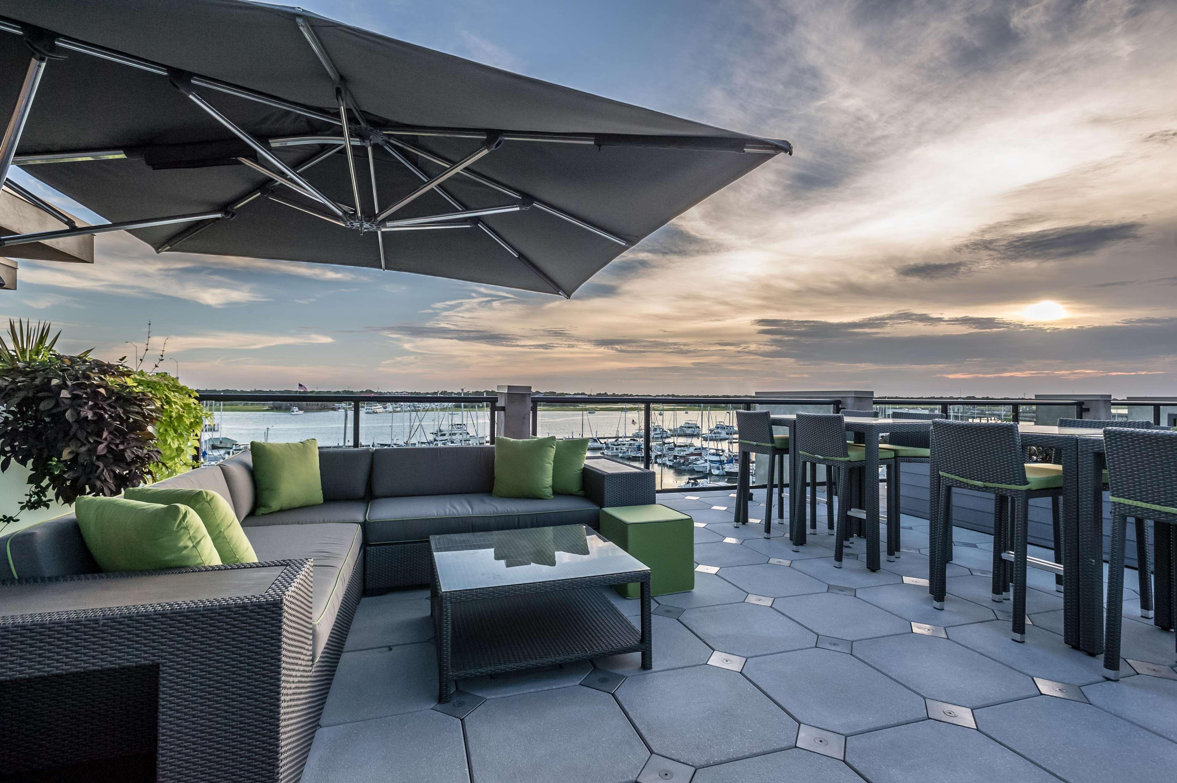 Hilton Garden Waterfront/downtown 3*