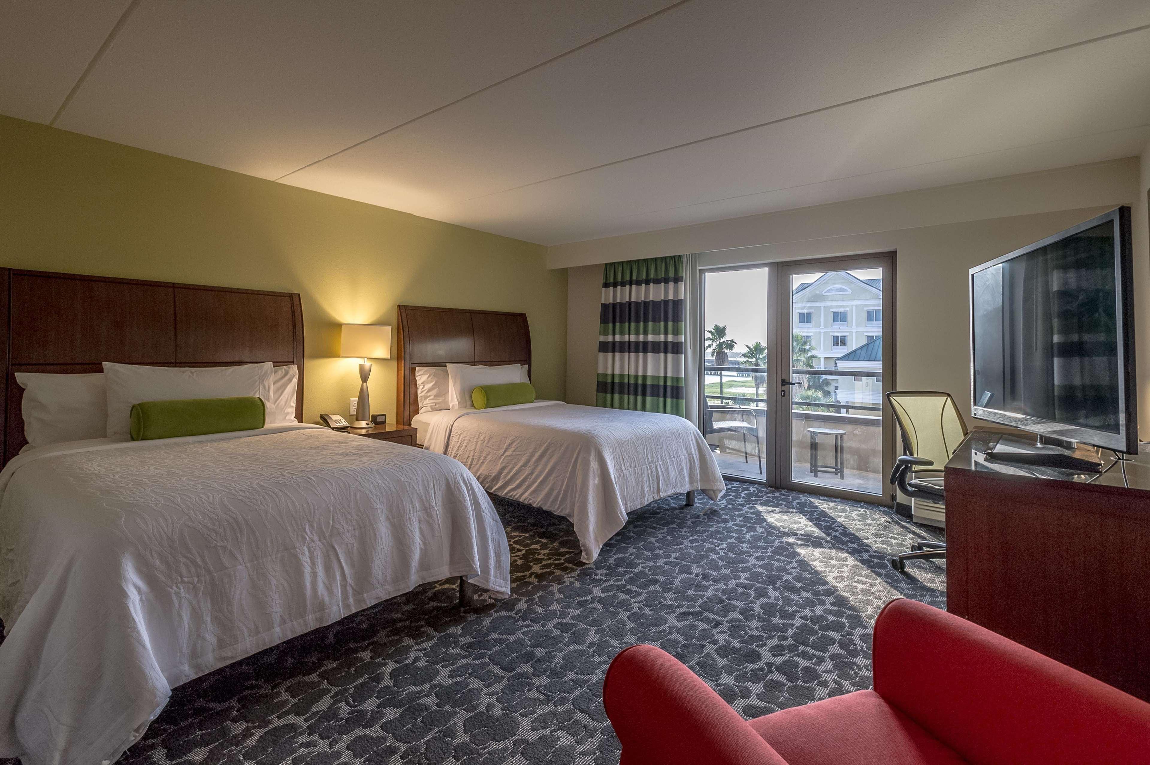 Hilton Garden Waterfront/downtown 3*