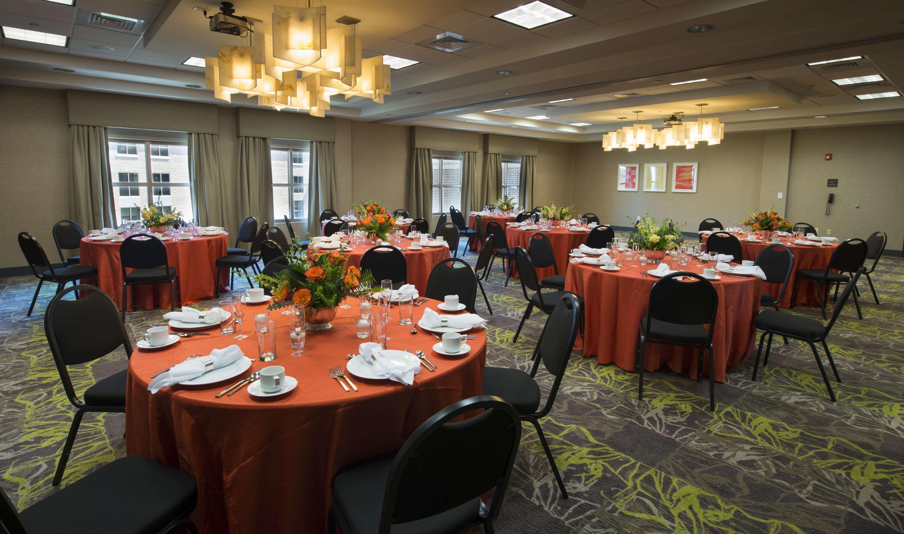 Hilton Garden Waterfront/downtown Hotel 3*