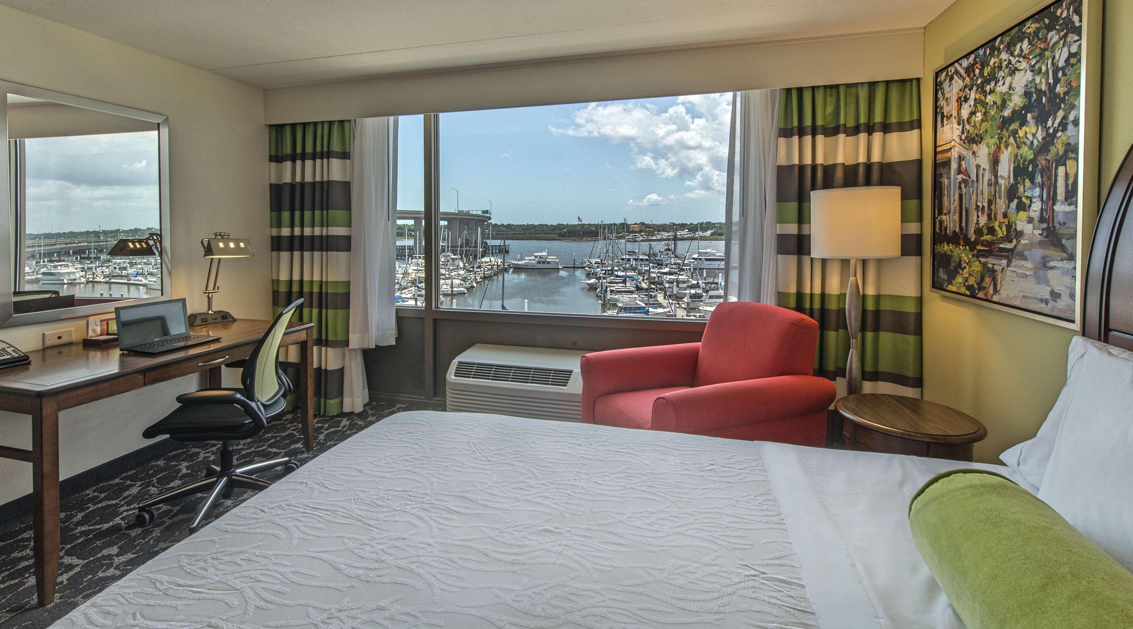 Hilton Garden Waterfront/downtown