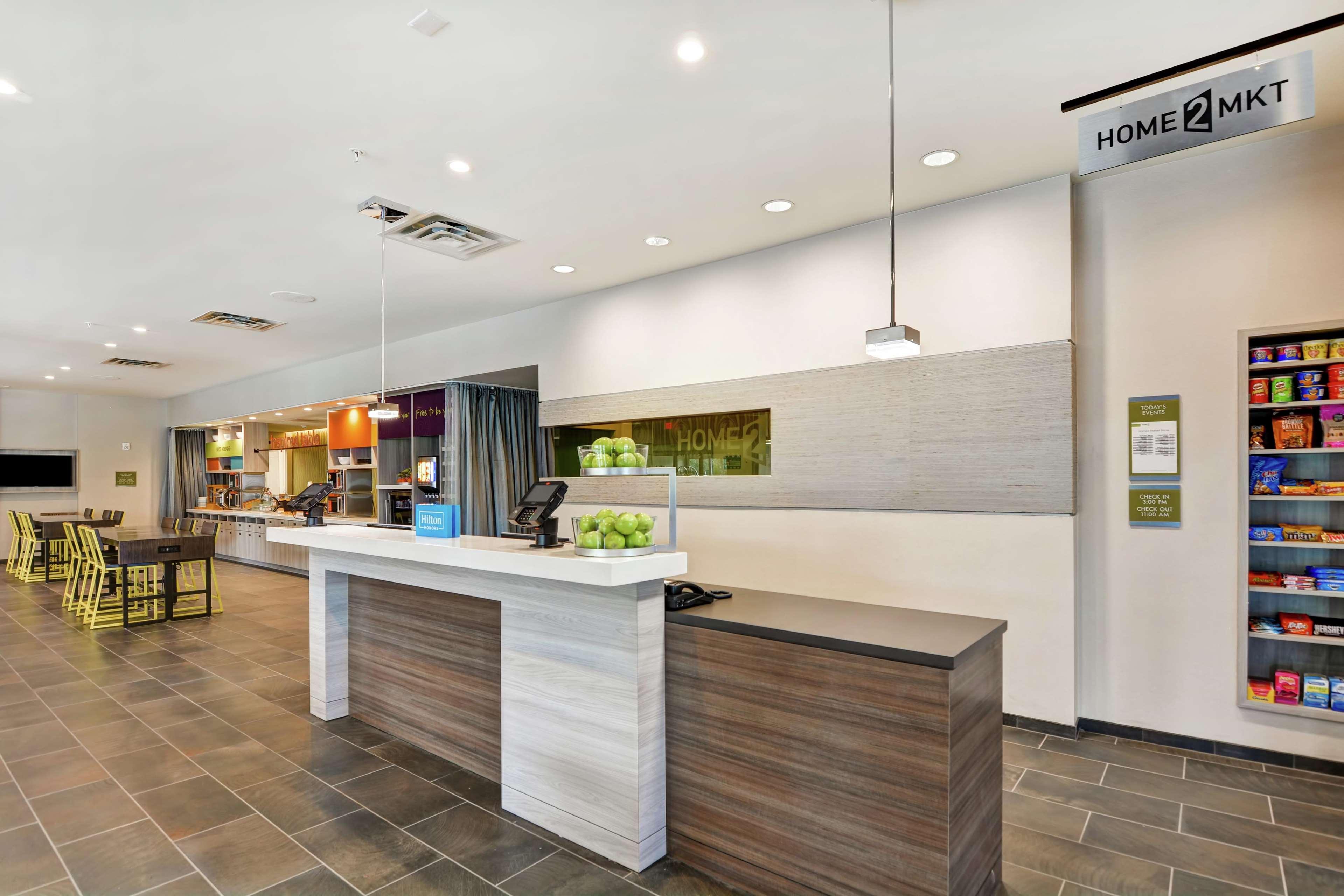 Home2 West Ashley Hotel 3*