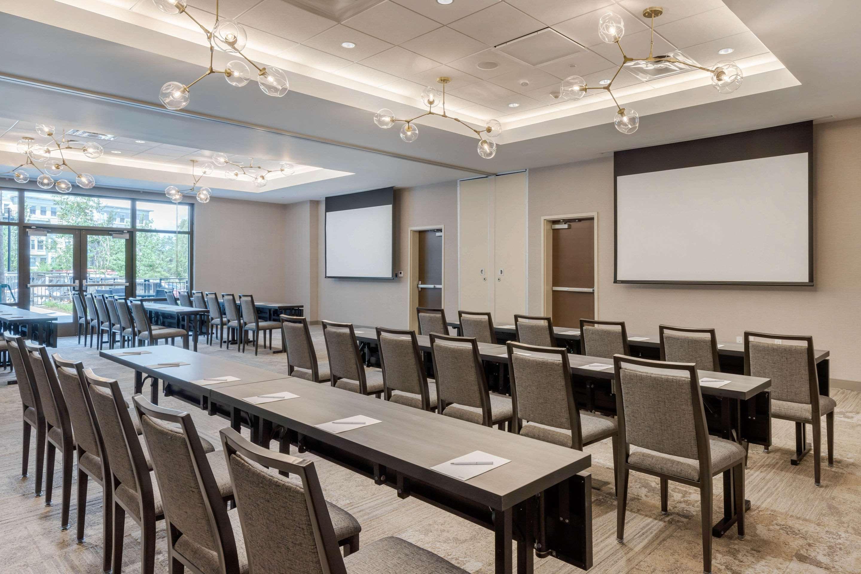 Cambria Riverview Hotel