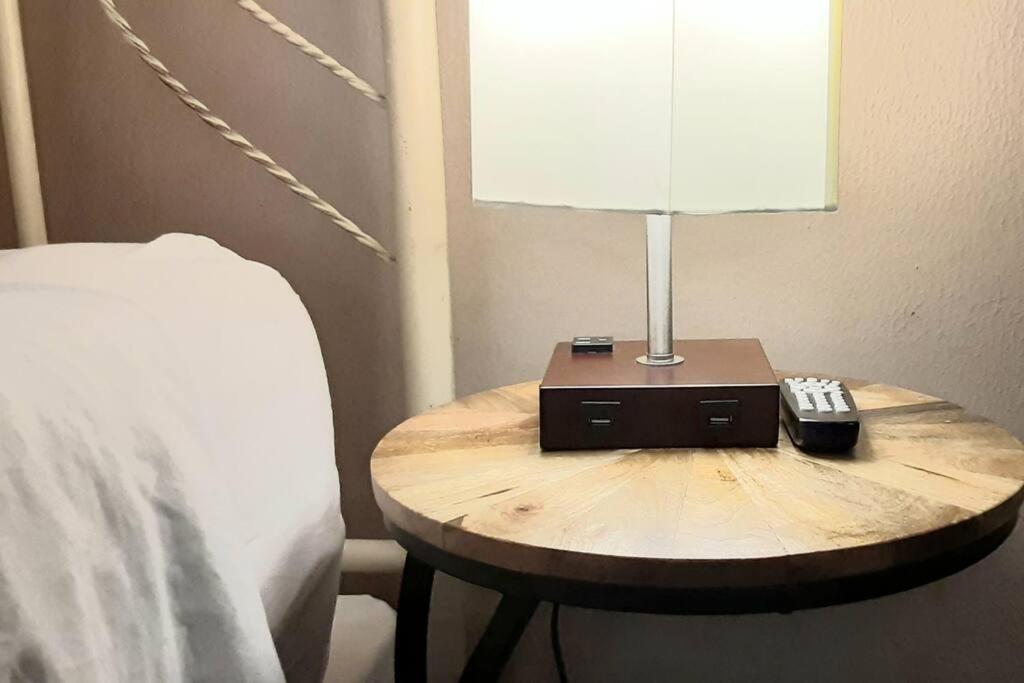 3 Bedrm, Art Houz, Mp 12 Miles, Downtown 10 Holiday home