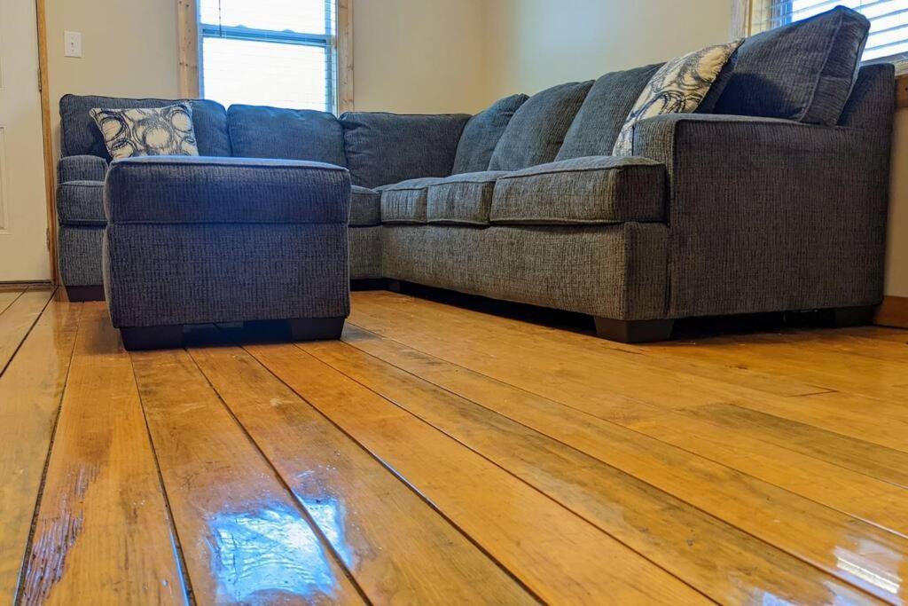 3 Bedroom Hardwood Palace Of * Charleston