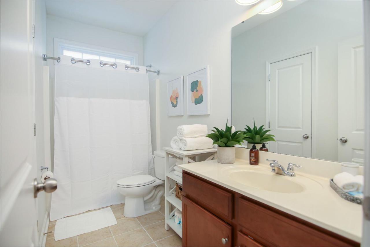 The Jade Park Circle Mins To Dwtn And Beaches Holiday home *