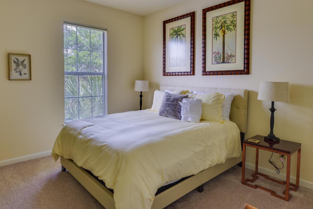 Mount Pleasant With Pool And Bikes Near Beach! Apartment