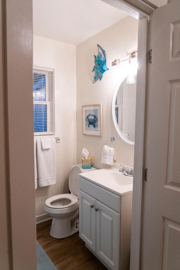 Madrona's Guesthouse- Convenient Location, Pet Friendly Holiday home Charleston