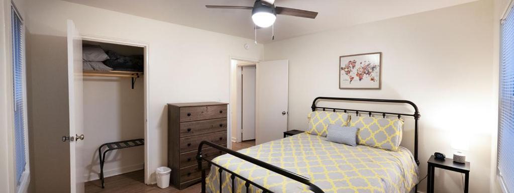 Madrona's Guesthouse- Convenient Location, Pet Friendly Holiday home Charleston