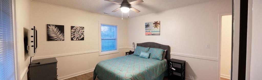 Madrona's Guesthouse- Convenient Location, Pet Friendly Holiday home Charleston