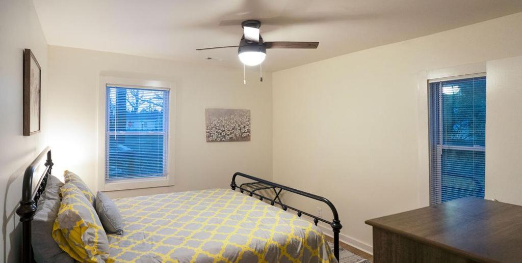Madrona's Guesthouse- Convenient Location, Pet Friendly