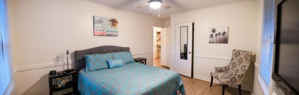 Madrona's Guesthouse- Convenient Location, Pet Friendly Holiday home Charleston