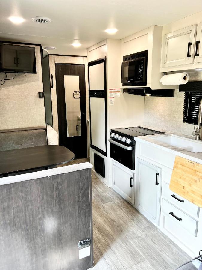 *sweet Carolina* Camper 2 Bedroom Sleeps 3 Campsite *