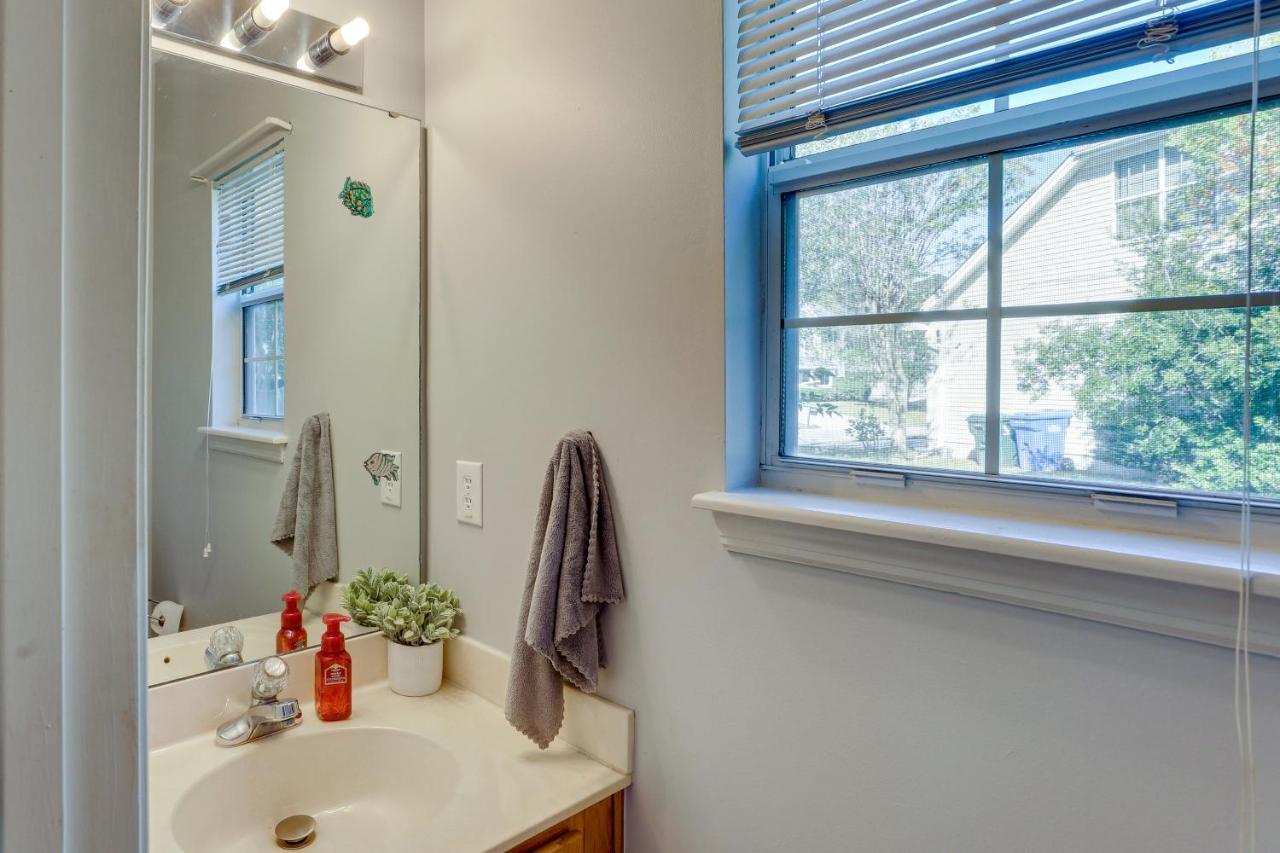 North Near Shopping And Dining! * Charleston