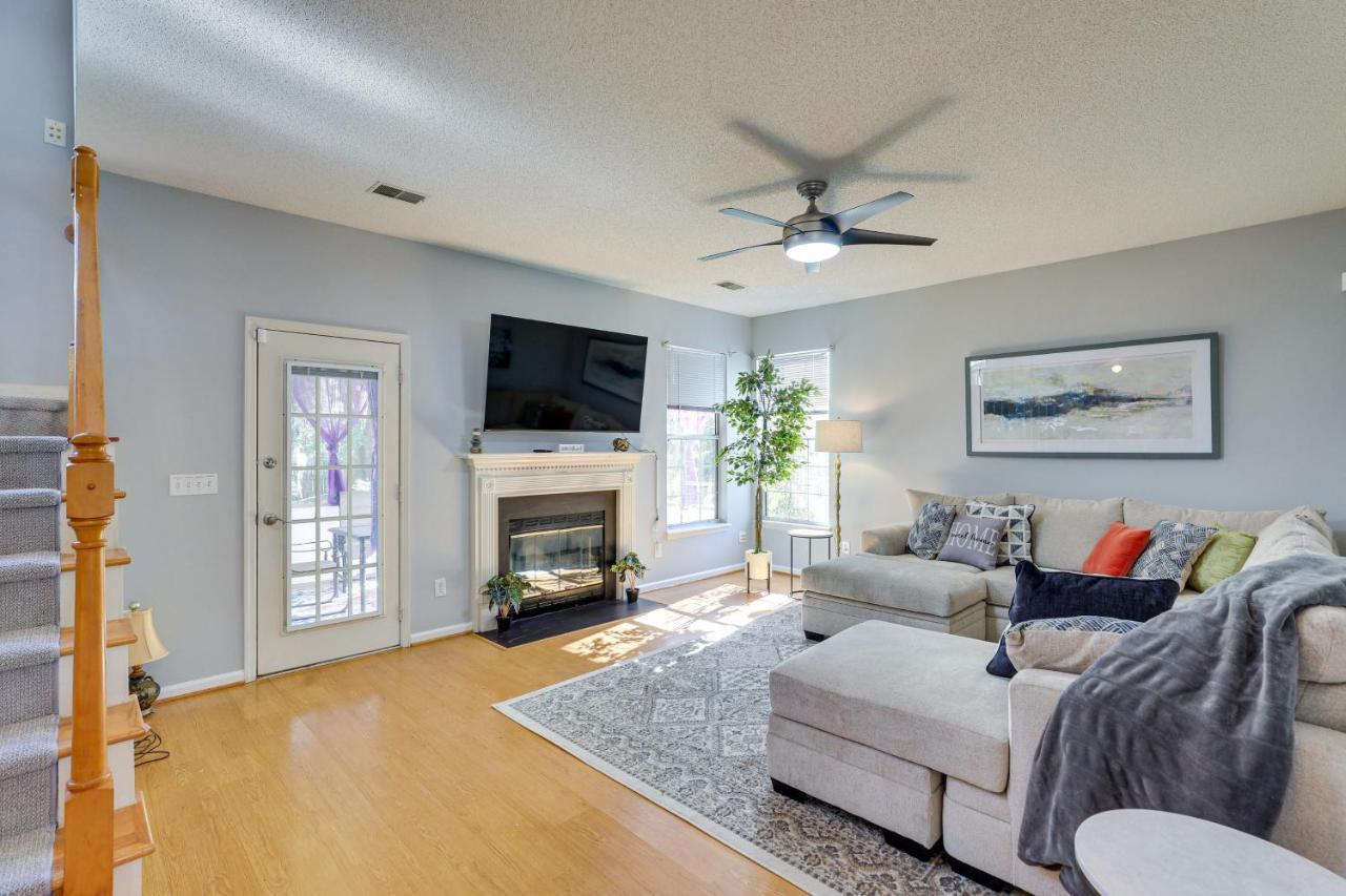 North Near Shopping And Dining! Holiday home *