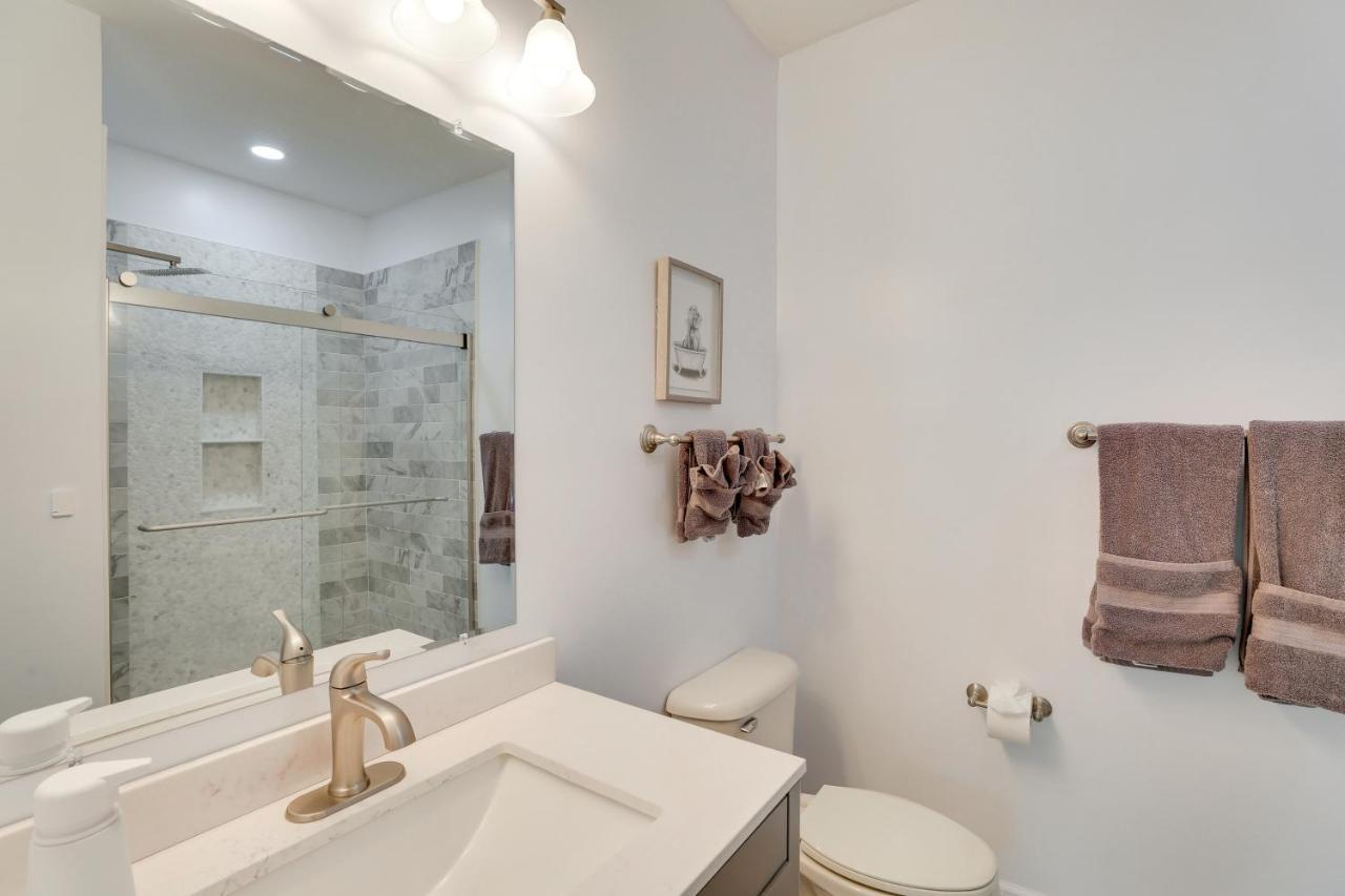 With Pool Access Near Folly Beach! Apartment *