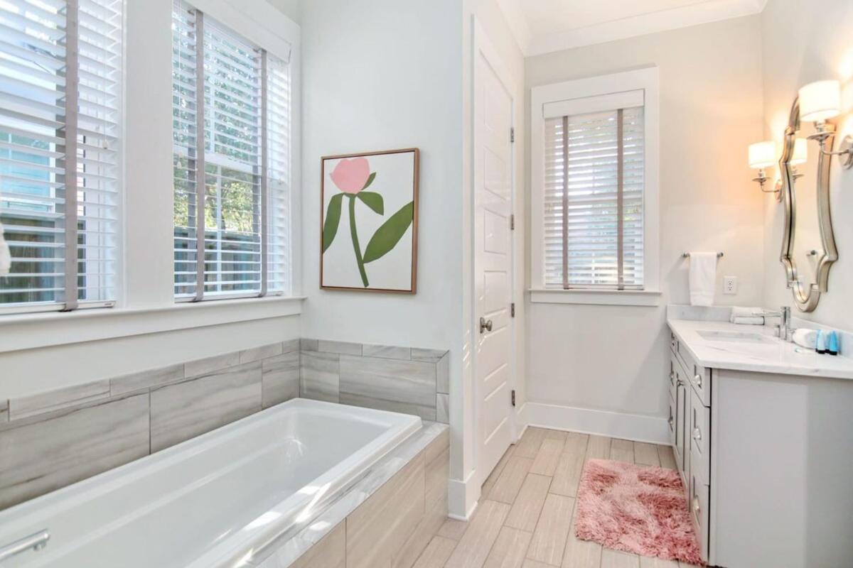 Holiday home Shem Creek House- 5 Mins To Downtown & Charleston