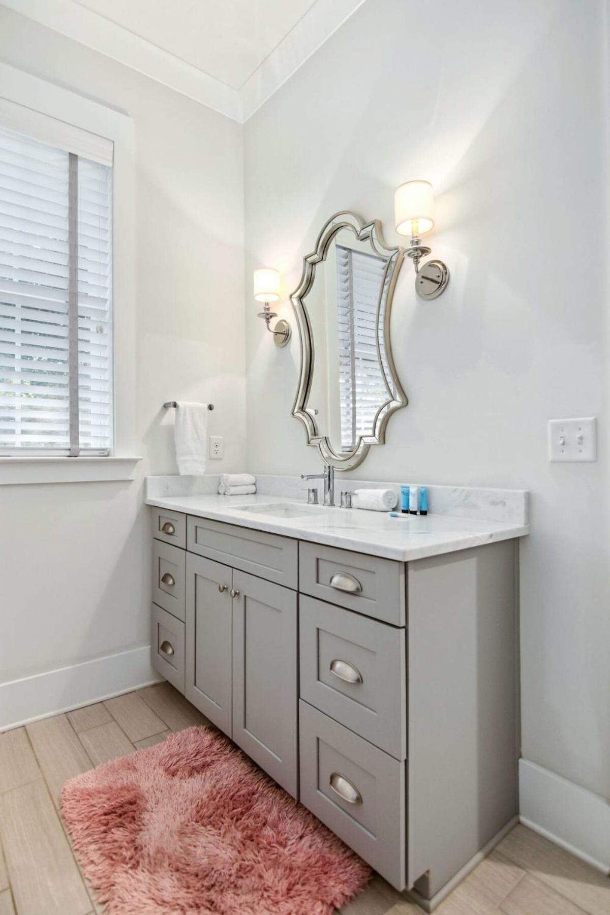 Holiday home Shem Creek House- 5 Mins To Downtown & Charleston