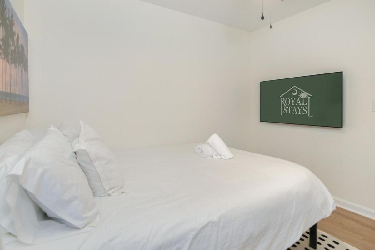Renovated Oasis Mins To Dtwn And Holiday home